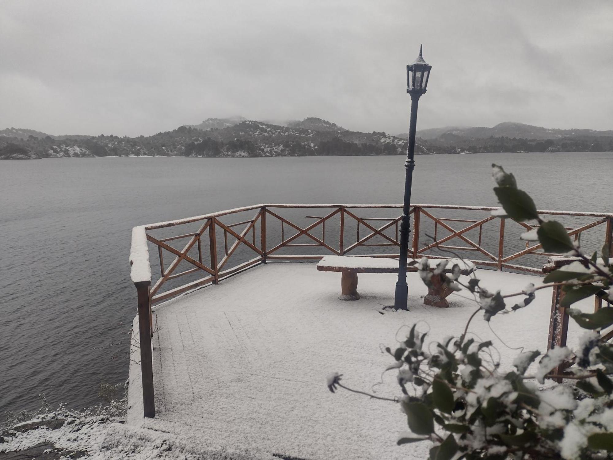 Posada La Escondida Villa Pehuenia Bagian luar foto